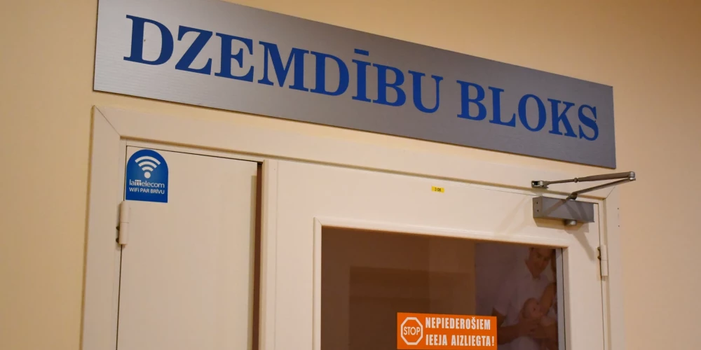 Turpinot kristies dzemdību skaitam, plāno pilnveidot prasības dzemdību palīdzības sniegšanai. 