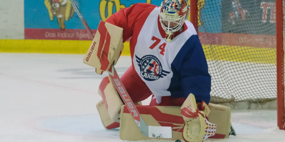 Latvijas vārtsargs Ivars Punnenovs. 