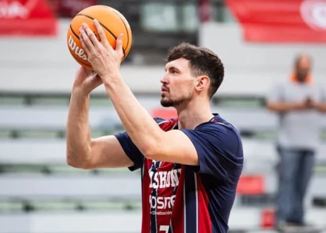Rodions Kurucs mačā pret bijušo komandu gūst 15 punktus