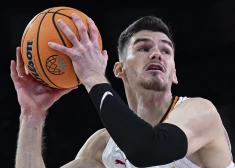 Blumbergs gūst desmit punktus Turcijas čempionāta mačā