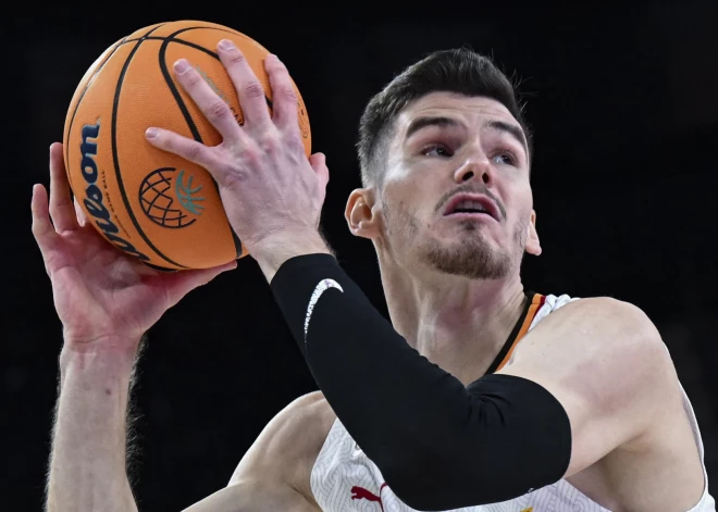 Blumbergs gūst desmit punktus Turcijas čempionāta mačā