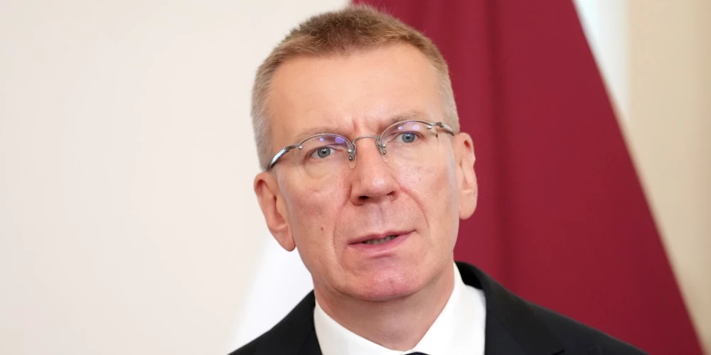 Президент Эдгар Ринкевич критикует политиков за игнорирование вопросов безопасности.