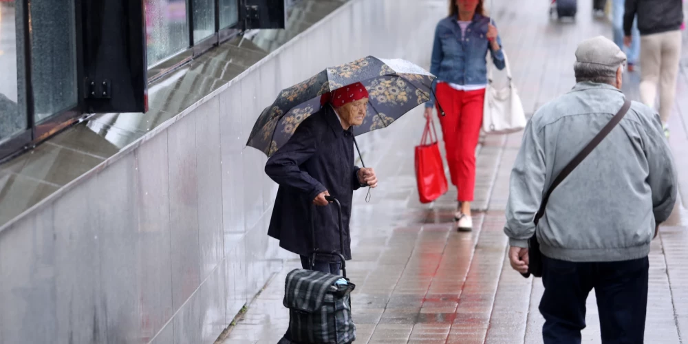 Latvijas iedzīvotāji finansiālo drošību saista ar salīdzinoši augstu ienākumu līmeni — daudz lielāku, nekā šobrīd ir vidēji valstī.