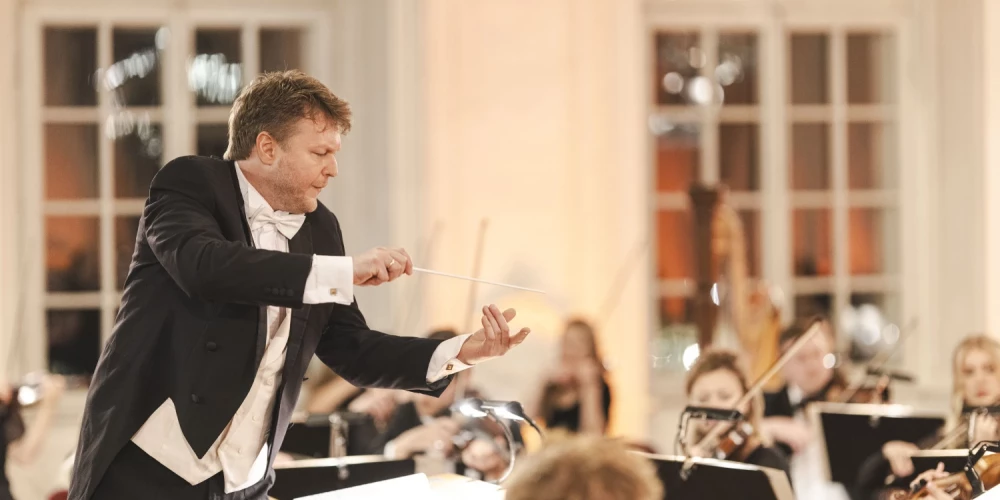 Liepājas Simfoniskais orķestris Rundāles pilī atskaņo franču mūzikas šedevrus.