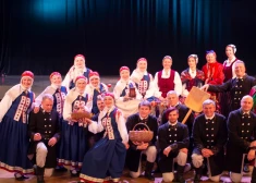 Liepājā aizvadīts vidējās paaudzes deju kolektīva “Vaduguns” 25 gadu jubilejas koncerts