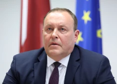 Iekšlietu ministru skārušas veselības likstas - viņš atradīsies īslaicīgā prombūtnē