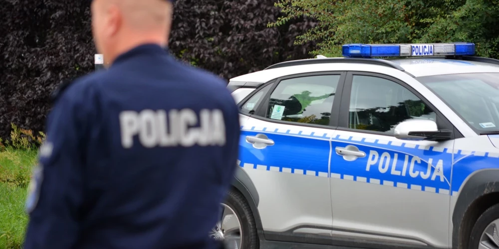 Polijā par militāro objektu izspiegošanu aizturēti divi Ukrainas pilsoņi. 