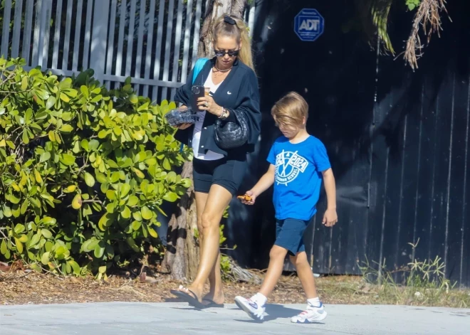 Спортсменка выглядела свежо и безупречно в своём фирменном стиле casual-chic.