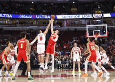 Porziņģa ar 27 punktiem nespēj glābt "Hawks" no zaudējuma