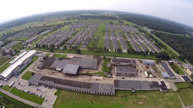 Uzņēmumā “Ķekava Foods” strādā ap 1000 darbinieku, kas gada laikā izaudzē ap 23 miljonu vistu.