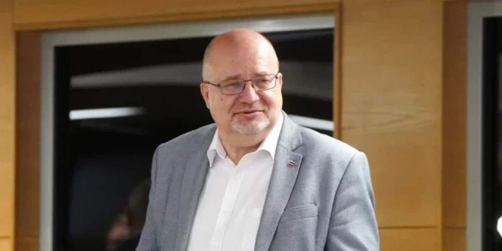 KNAB обратился в Европейскую прокуратуру с просьбой возбудить уголовное дело против трех должностных лиц Валкского самоуправления, в том числе мэра Вентса Арманда Крауклиса.