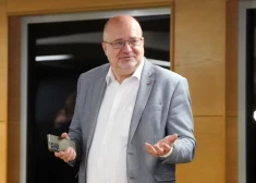 Возможно, похищено более 168 000 евро! KNAB предлагает начать уголовное преследование в отношении трех должностных лиц Валкского края