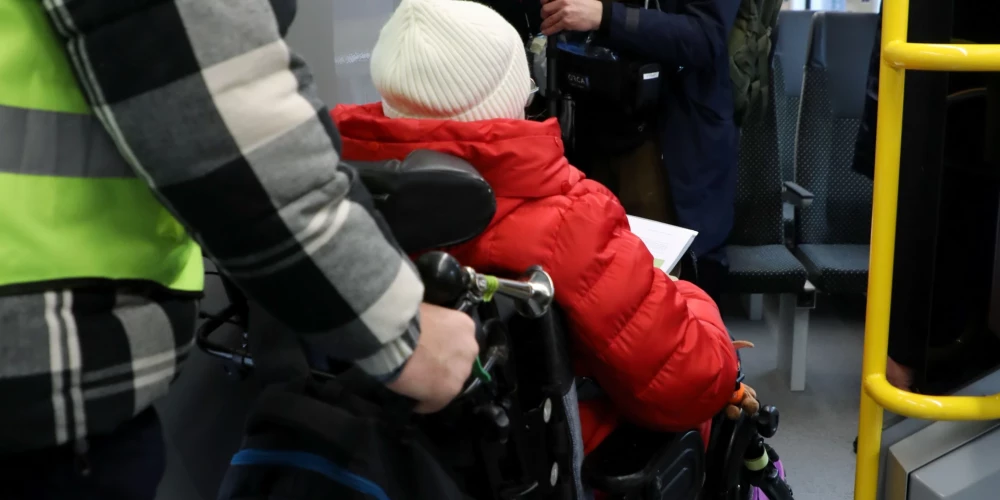 Инвалиды Латвии живут на копейки - государству придётся искать почти 300 миллионов евро.