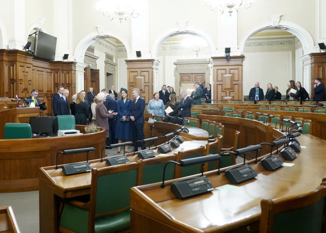 Резать расходы: Сейм требует от министерств искать новые способы экономии