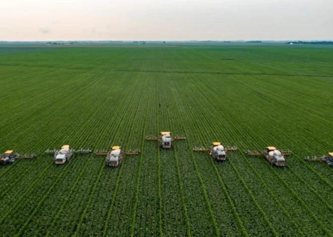 GPS navigācija lauksaimniecībai centimetru precizitātei