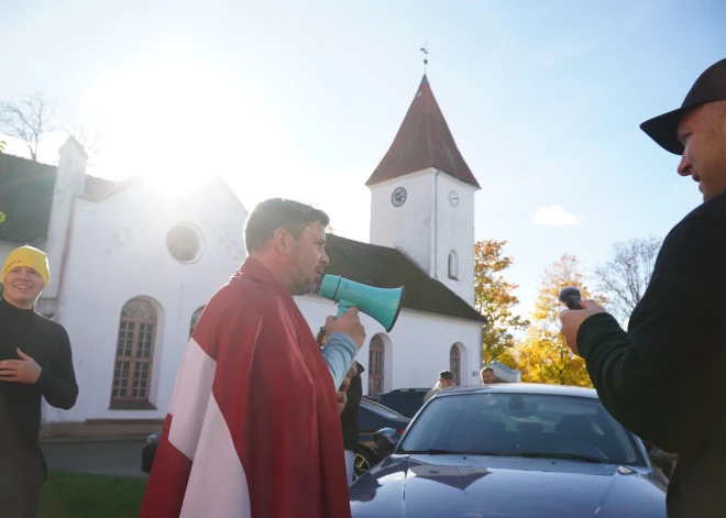 Intars Busulis savu pirmo maratonu noskrien mammas piemiņai