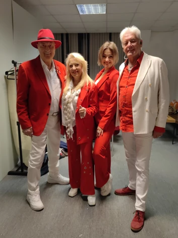 Grupas "Eolika" tagadējais sastāvs ir Dainis Dobelnieks, Olga Rajecka, Beāte Meldere un Viktors Zemgals.