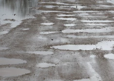 Из-за распутицы в Лудзенском крае вводятся ограничения массы транспортных средств на ряде дорог