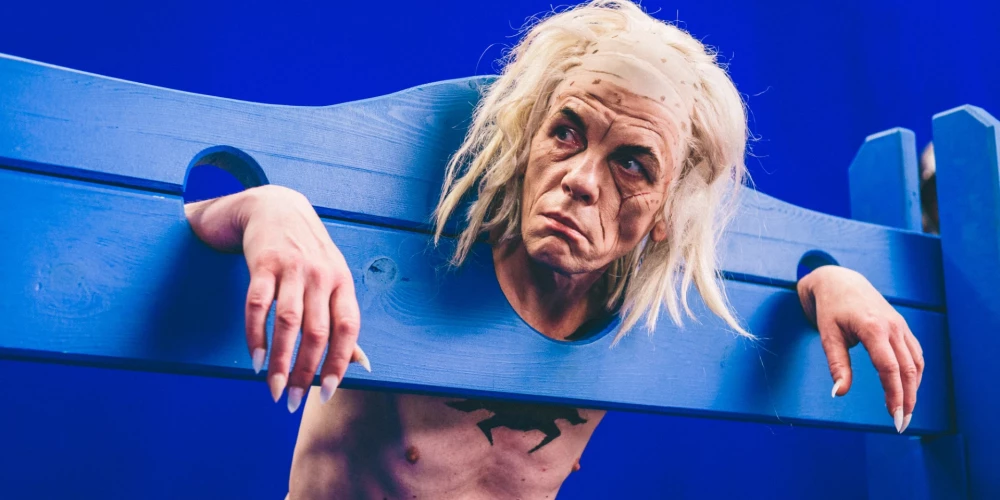 Einars Repše filmēšanas laukumā.