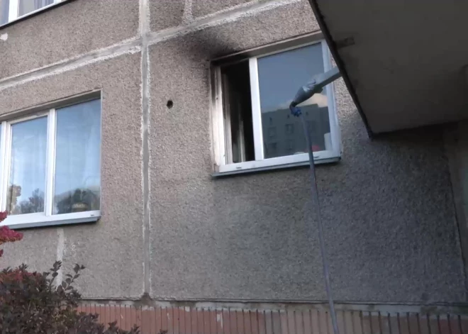 В Иманте у пожилой женщины внезапно загорелся кухонный прибор - гостившая у нее дочь бросилась на пламя