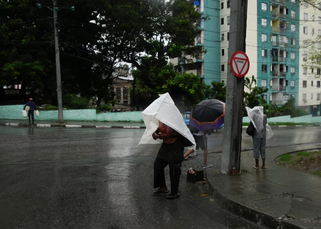 Viesuļvētra "Melisa" sasniegusi Kubu