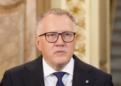 Saeimas komisija noraida pieprasījumu Ašeradenam par PVN piemērošanu izmitināšanas biznesā