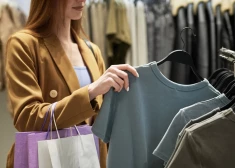 Исследование выявило, сколько денег жители Латвии тратят на одежду