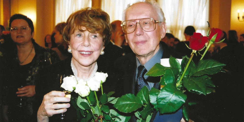 Raimonds un Ilona pēc Triju Zvaigžņu ordeņa saņemšanas.