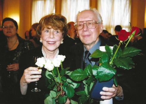 Raimonds un Ilona pēc Triju Zvaigžņu ordeņa saņemšanas.