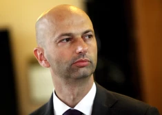 Виноват не премьер? Прокуратура назвала ответственного за "дорогие полеты" Кариньша