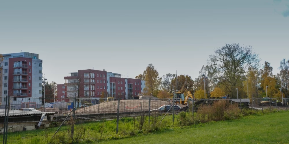 Zolitūdes traģēdijas vietā rit piemiņas vietas būvniecības darbi.