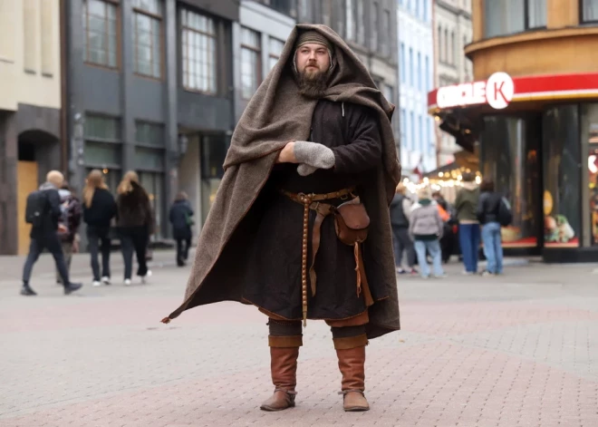 Dzīvās vēstures entuziasts un viduslaiku vēstures rekonstrukcijas kluba "Rodenpoys" aktīvists Uģis Urtāns.