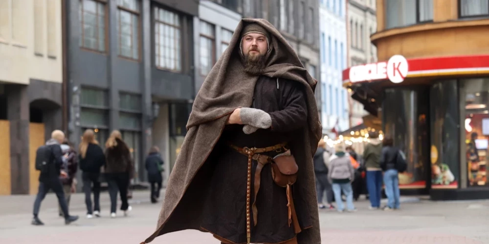 Dzīvās vēstures entuziasts un viduslaiku vēstures rekonstrukcijas kluba "Rodenpoys" aktīvists Uģis Urtāns.