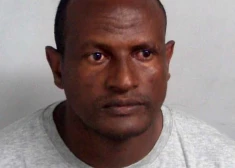 Seksuālais varmāka no Etiopijas, kurš kļūdas pēc tika atbrīvots no cietuma, deportēts uz savu dzimteni