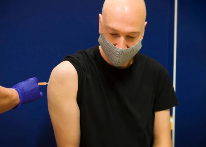 Atklāts negaidīts pavērsiens saistībā ar Covid-19 vakcīnām: onkologi ir pārsteigti