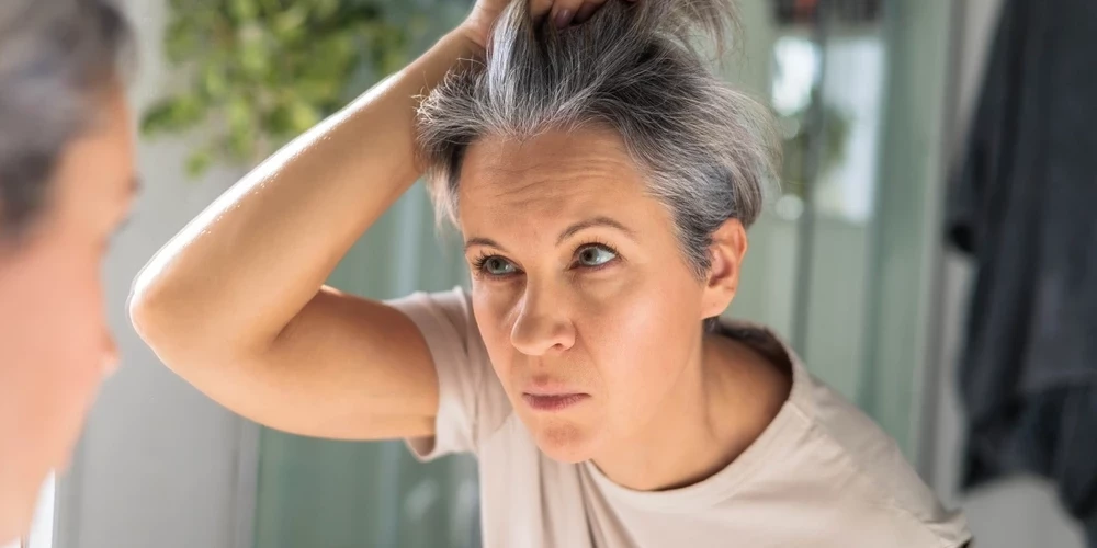 Учёные пришли к выводу: седина может быть защитной реакцией организма, которая блокирует путь к раку.