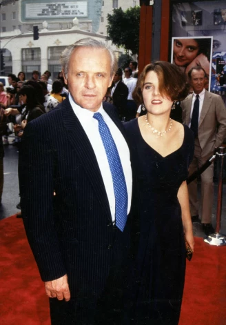 Entonijs Hopkinss ar meitu Abigeilu 1991. gadā.