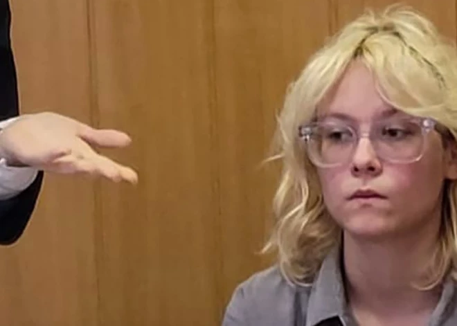 Krievija izgudro absurdus ieganstus, lai pagarinātu apcietinājumu mūziķiem, kas Sanktpēterburgā dziedāja protesta dziesmas