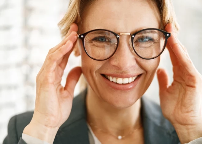 Briļļu nēsāšana vienam šķiet stilīga, bet citam - traucē. 11 jautājumi, kas obligāti jāuzdod acu ārstam pirms lāzeroperācijas