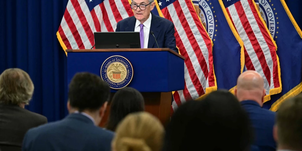 ASV Federālo rezervju sistēmas priekšsēdētājs Džeroms Pauels uzstājas preses konferencē