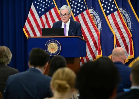 ASV Federālo rezervju sistēmas priekšsēdētājs Džeroms Pauels uzstājas preses konferencē