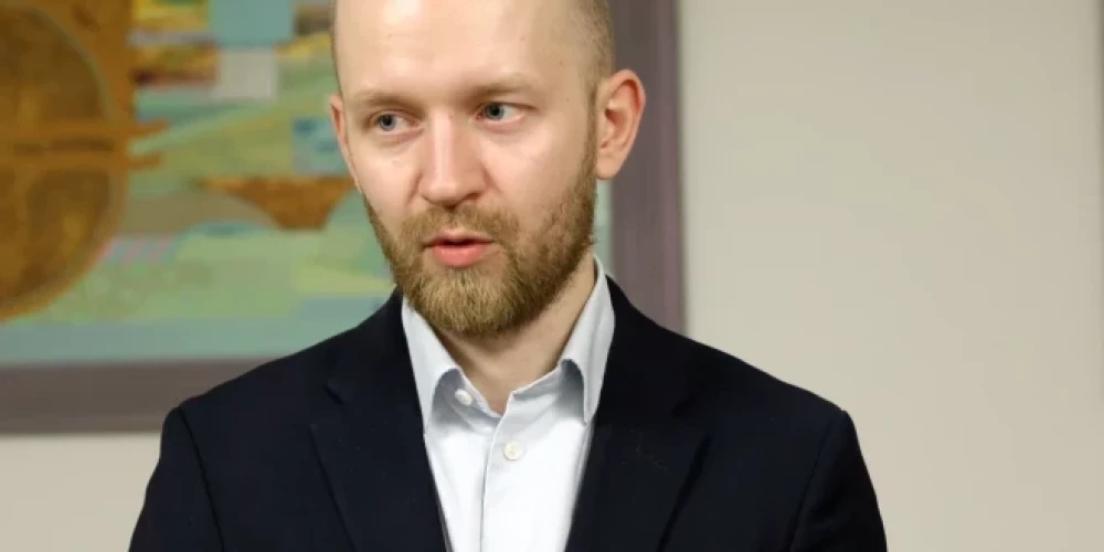 Partijas "Progresīvie" Saeimas frakcijas vadītājs Andris Šuvajevs norādījis, ka "Jaunajai vienotībai" būs jāizvēlas kādu mazākuma valdību veidot.