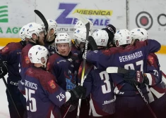 Jelgavas un Liepājas hokejisti izcīna uzvaras OHL spēlēs