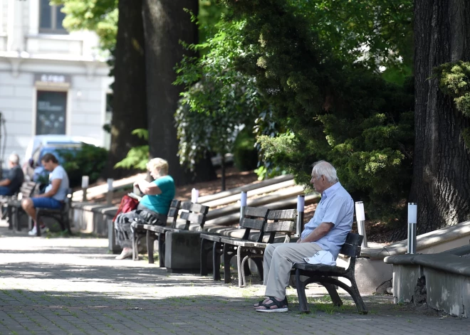 Latvijas valdības parāds pārsniedz 10 000 eiro uz iedzīvotāju