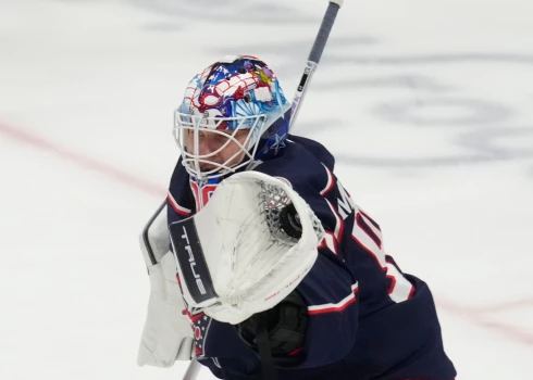 Merzļikins atvaira 33 metienus "Blue Jackets" uzvarā pār "Maple Leafs".