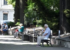 Только не падайте! Подсчитано, сколько благодаря правительству должен каждый житель Латвии