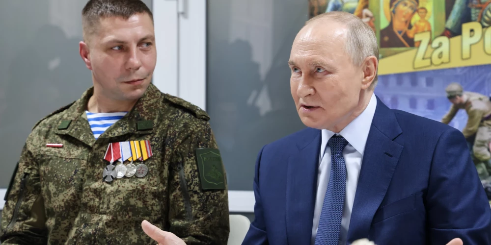 Putins apgalvo, ka Ukrainas spēki ir aplenkti divās pilsētās.