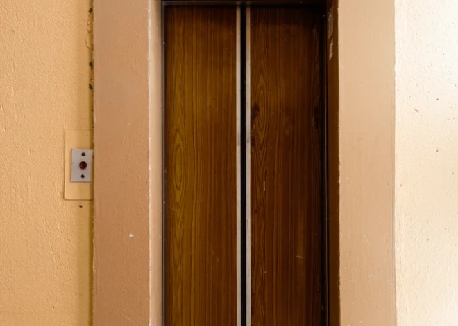 Советское наследие дает жару - в прямом смысле: в доме в Пурвциемсе загорелся лифт