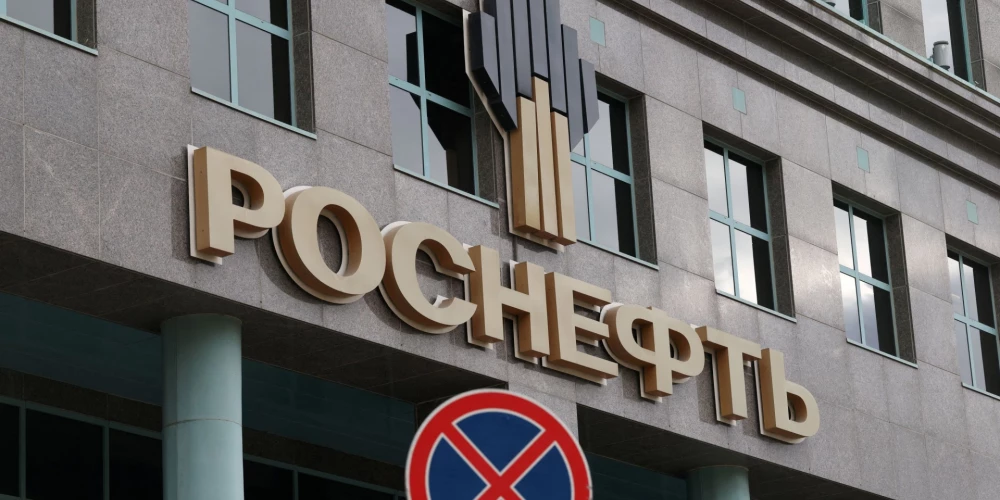 Indijas valsts atbalstīts naftas pārstrādes uzņēmums aptur Krievijas naftas pirkšanu.