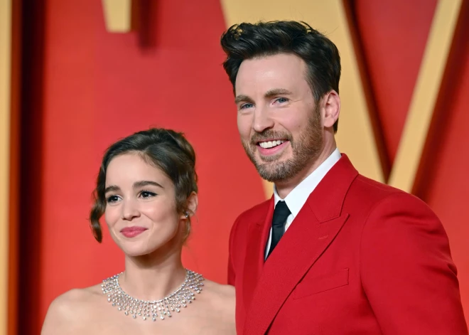 Aktieris Kriss Evanss kļuvis par tēvu